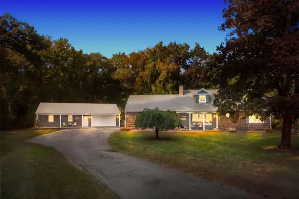 480 Hartford Ave E, Uxbridge, MA 01569
