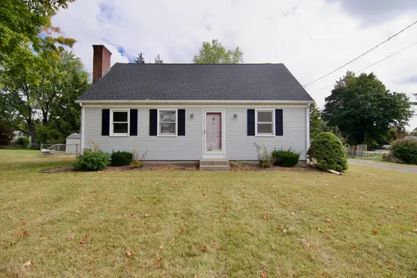 21 Carmel Ln, Agawam, MA 01030