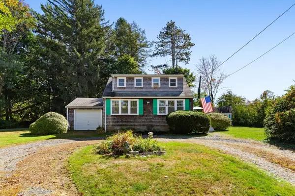 8 Bayfield Road, Gloucester, MA 01930