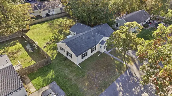 28 Vega St, Weymouth, MA 02188