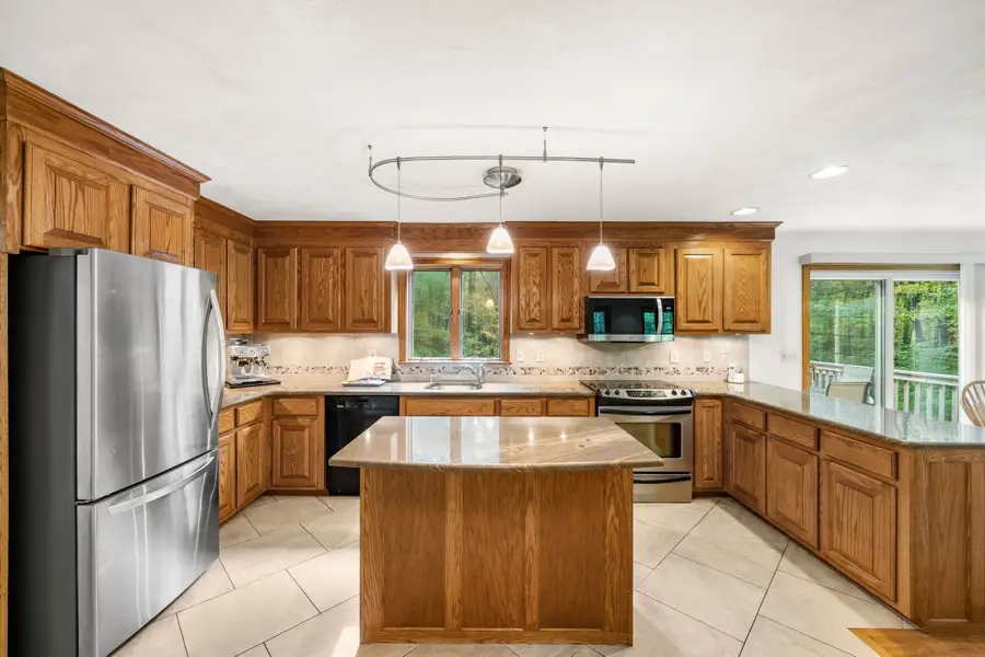 358 Groton St, Dunstable, MA 01827 - #3