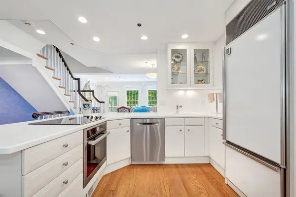 96 Sweetwater Ave #9, Bedford, MA 01730