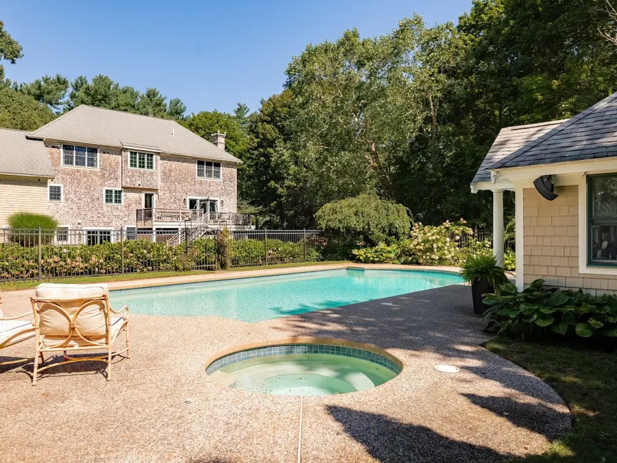 347 Tremont St, Duxbury, MA 02332 - #2