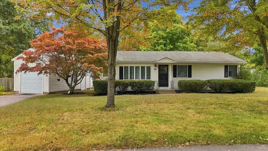 25 Oakview Cir, Medway, MA 02053 - #2