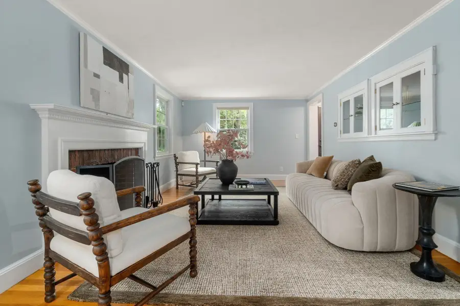 42 Sheridan Rd, Wellesley, MA 02481 - #2
