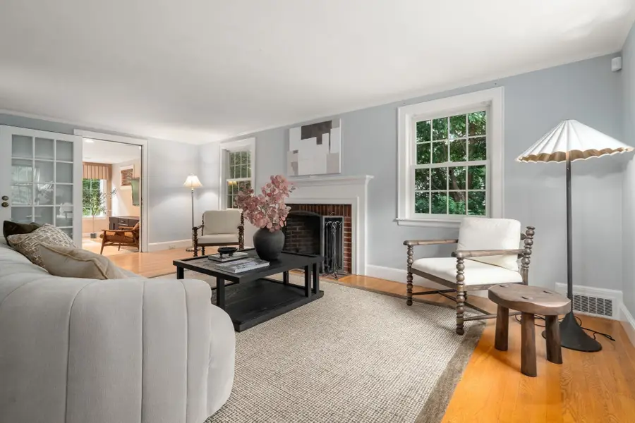 42 Sheridan Rd, Wellesley, MA 02481 - #3