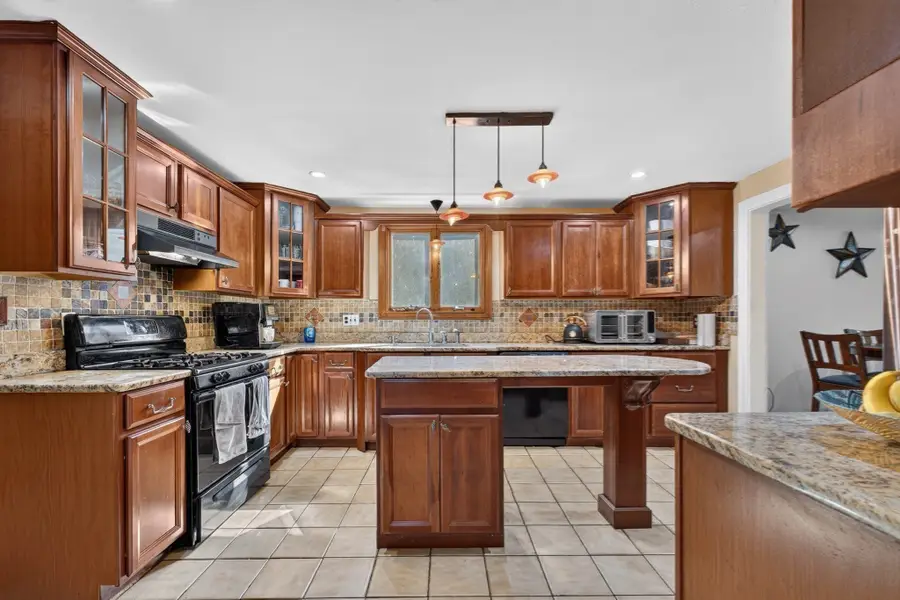 4 Old Homestead Rd, Methuen, MA 01844 - #2