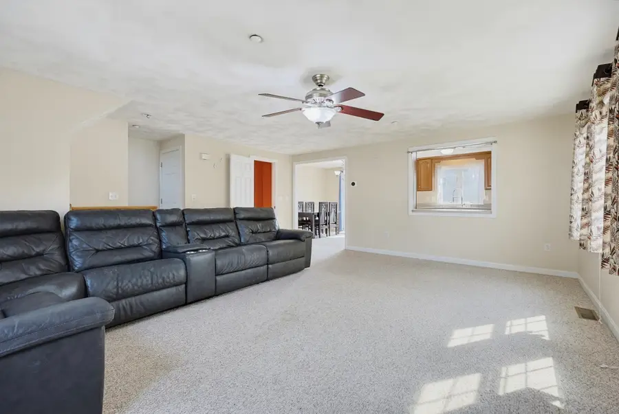 37 Dennis St #5, Attleboro, MA 02703 - #3