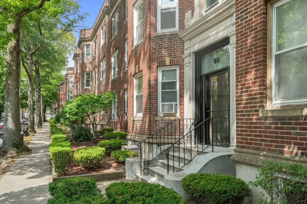 61 Thatcher St #5A, Brookline, MA 02446 - #1