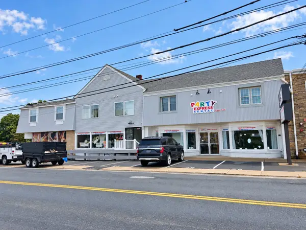 235 Barnstable Rd, Barnstable, MA 02601