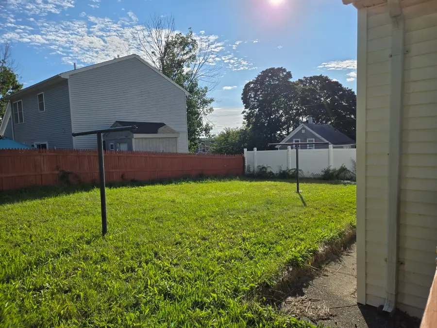 169 Chavenson St, Fall River, MA 02723 - #3