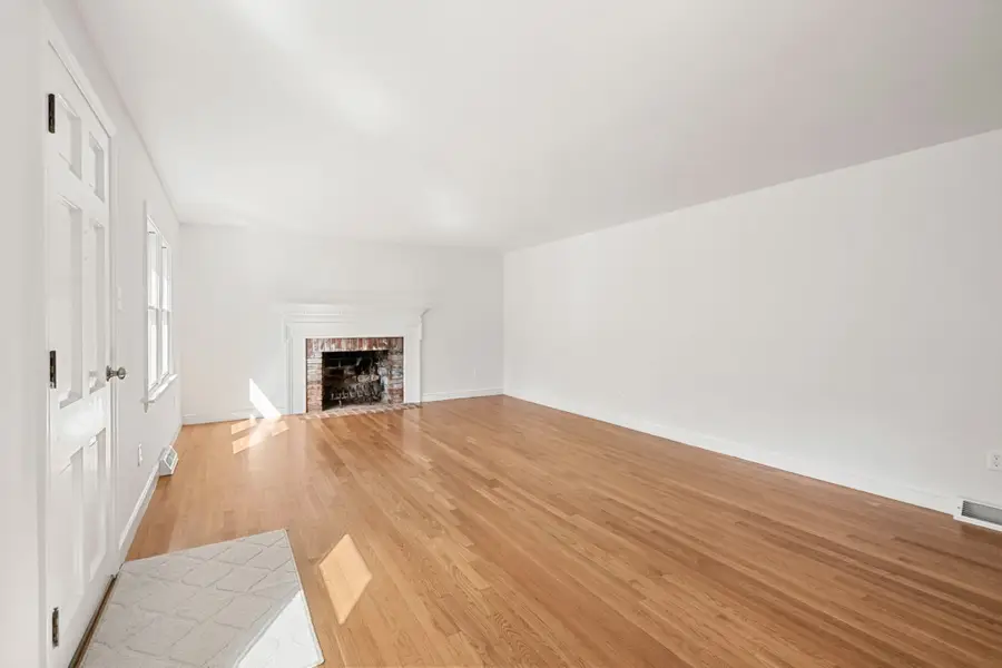 22 Little Ln, Harwich, MA 02645 - #2