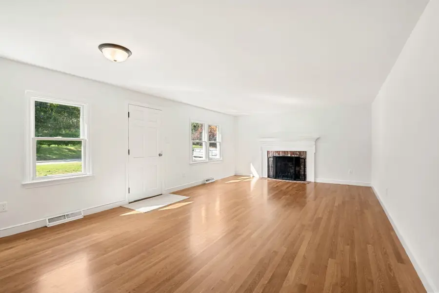 22 Little Ln, Harwich, MA 02645 - #3
