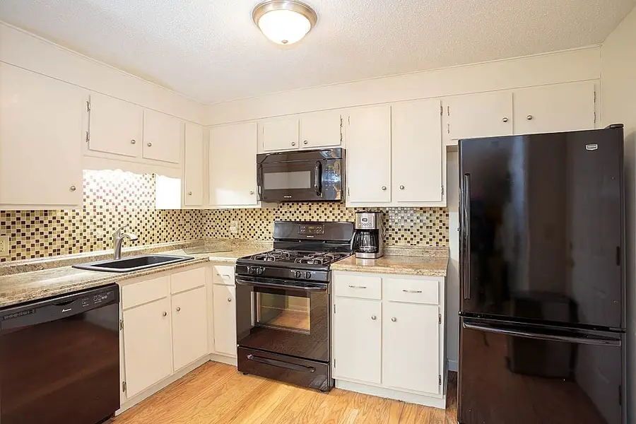 305 Pine St #6, Lowell, MA 01851 - #2