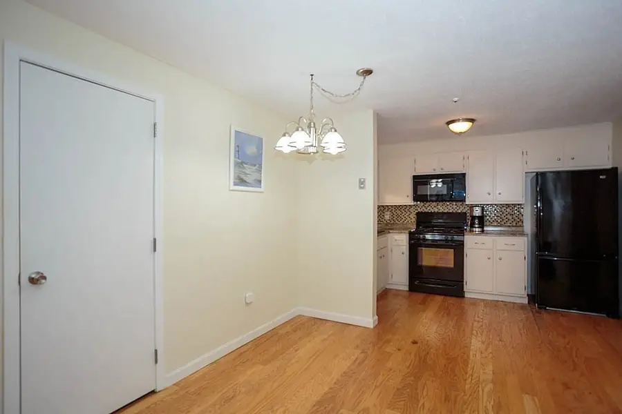 305 Pine St #6, Lowell, MA 01851 - #3