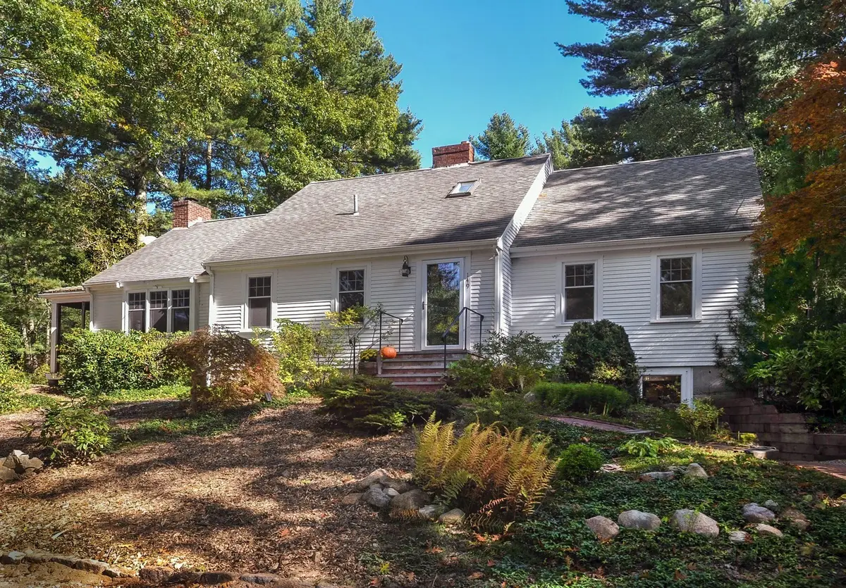 149 Temple St, Duxbury, MA 02332 - #1