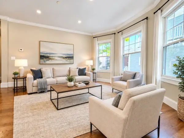 152 Washington St #1, Boston, MA 02135