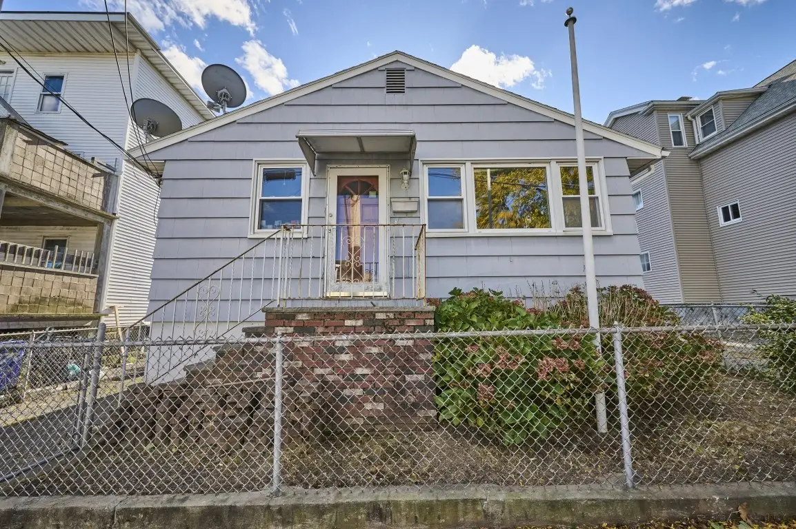 41 Henry St, Malden, MA 02148 - #1