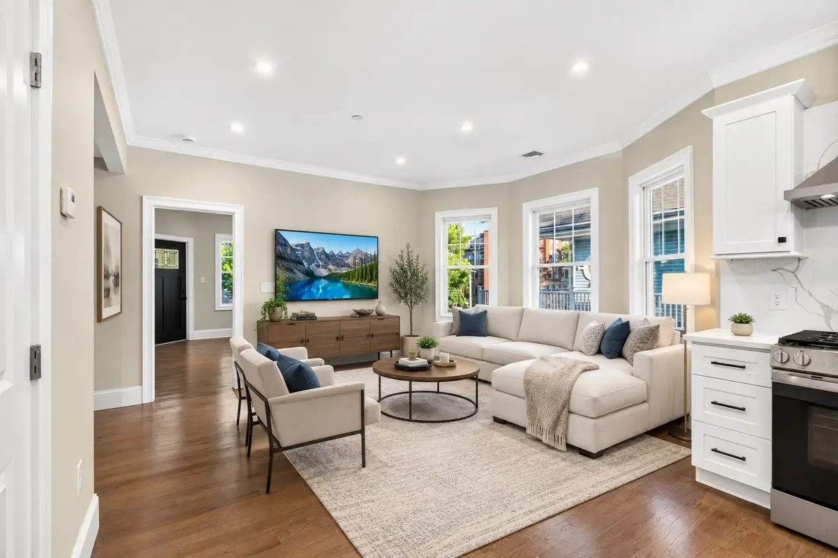 152 Washington St #2, Boston, MA 02135 - #1