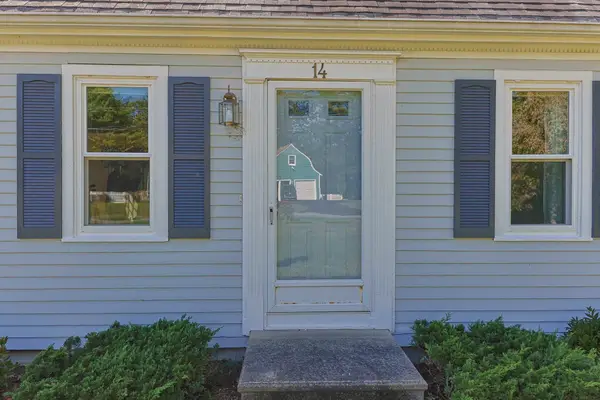 14 Jeannes, Sandwich, MA 02644