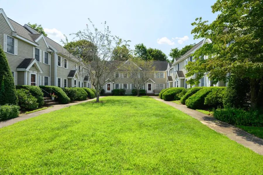 279 Central St #279, East Bridgewater, MA 02333 - #2