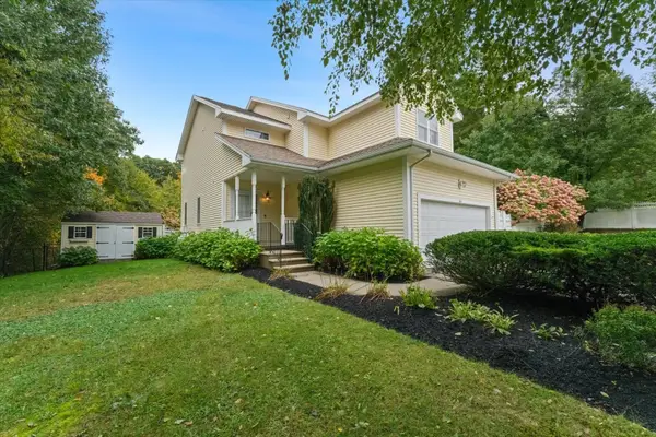 65 Arbor Rd, Uxbridge, MA 01569