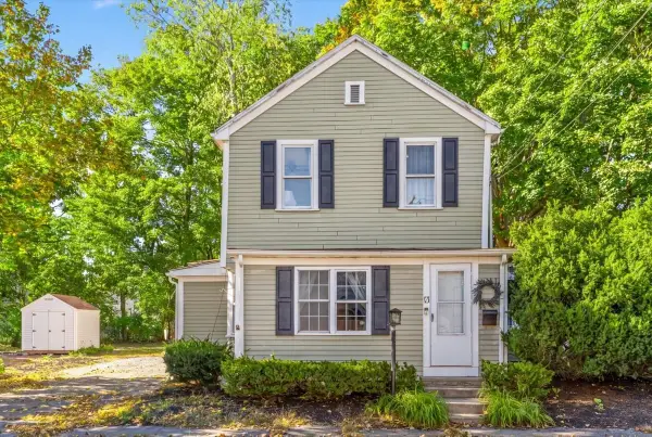 13 Clifford St, Middleboro, MA 02324