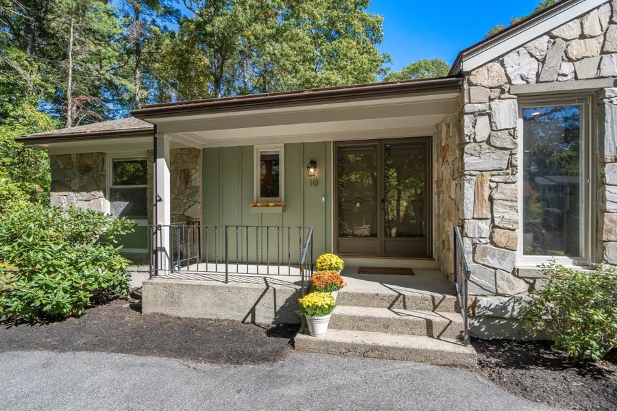 10 Lantern Rd, Framingham, MA 01702 - #2