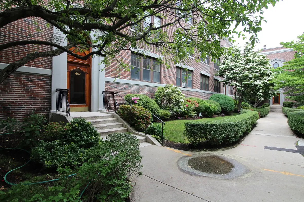 407 Washington St #2, Brookline, MA 02446 - #1