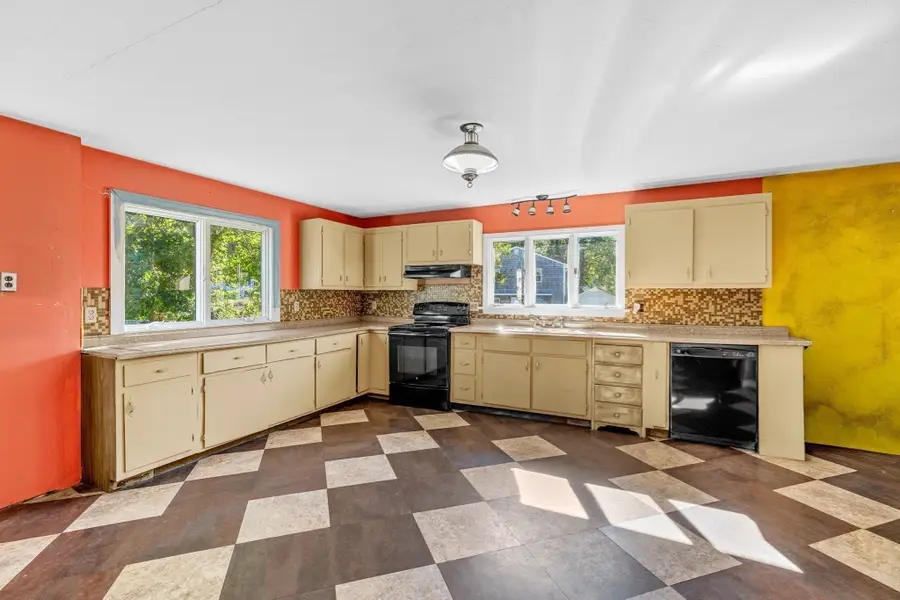 402 Beechwood St., Cohasset, MA 02025 - #3