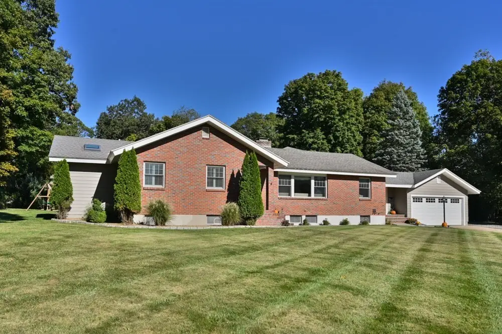 48 Border Rd, Reading, MA 01867 - #1