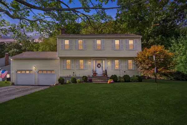 5 Crockett Cir, Hopedale, MA 01747
