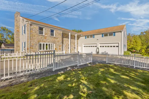 763 Wood St, Swansea, MA 02777
