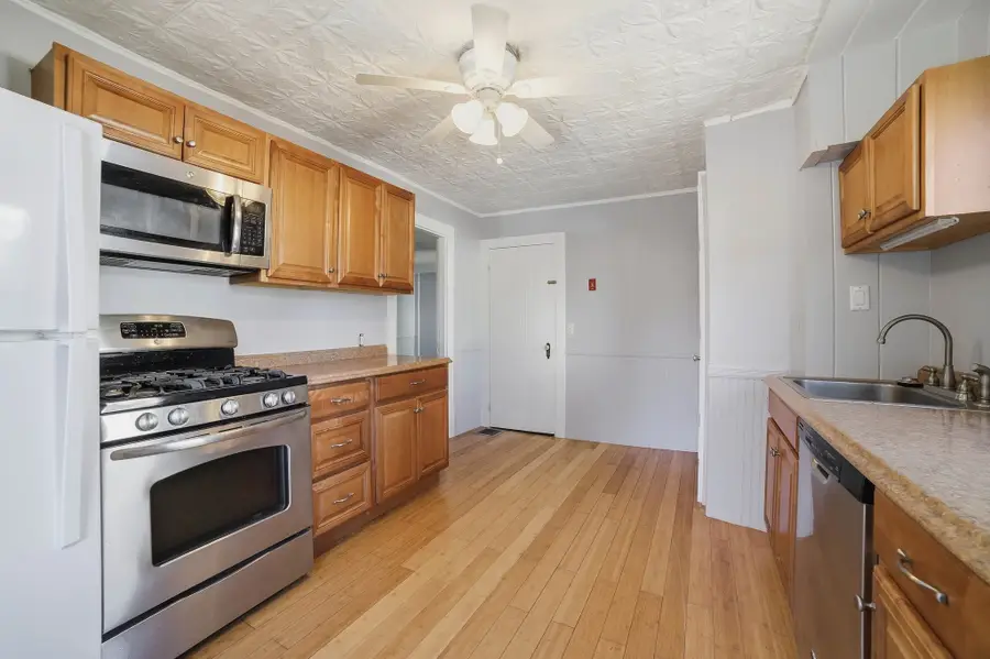 24 Collins, Amesbury, MA 01913 - #2