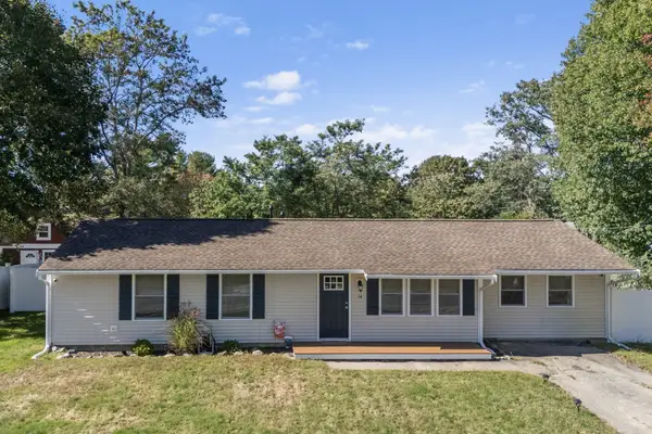 14 Dennis Ln, Wareham, MA 02571