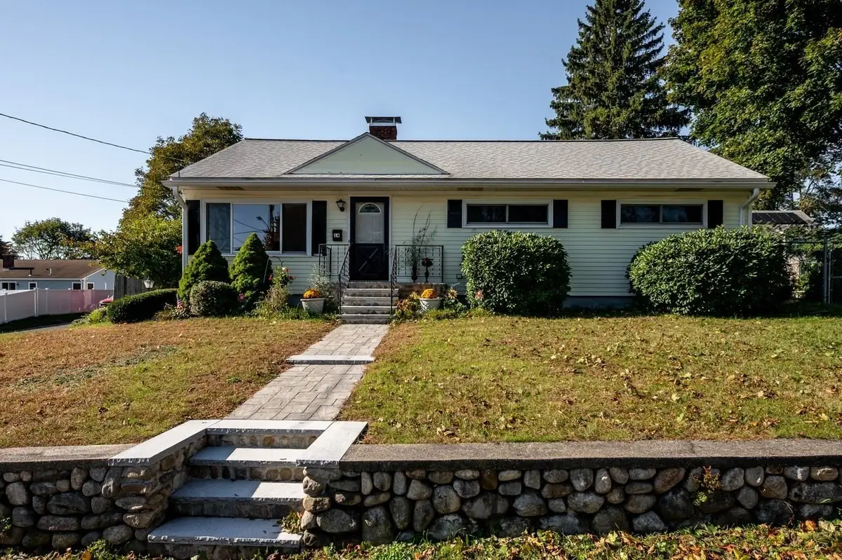 14 Coronet Ave, Methuen, MA 01844 - #1