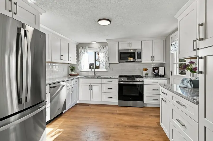 14 Coronet Ave, Methuen, MA 01844 - #3