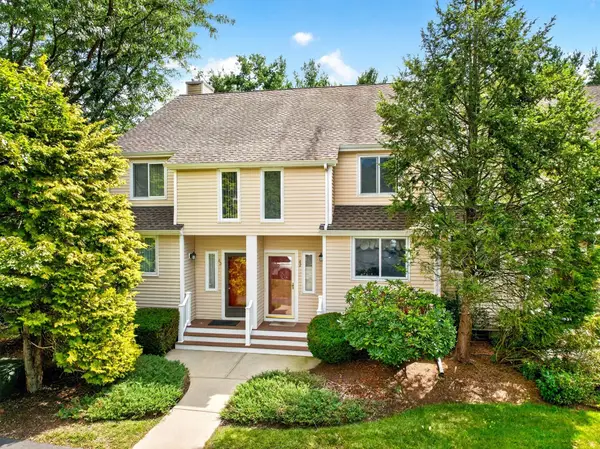 43 Gaslight Ln #43, Easton, MA 02356