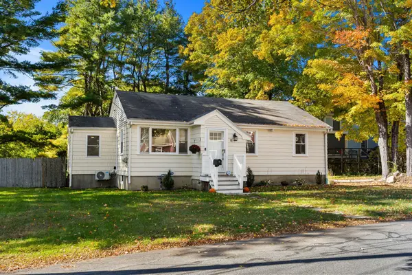 12 Nelson Avenue, Georgetown, MA 01833