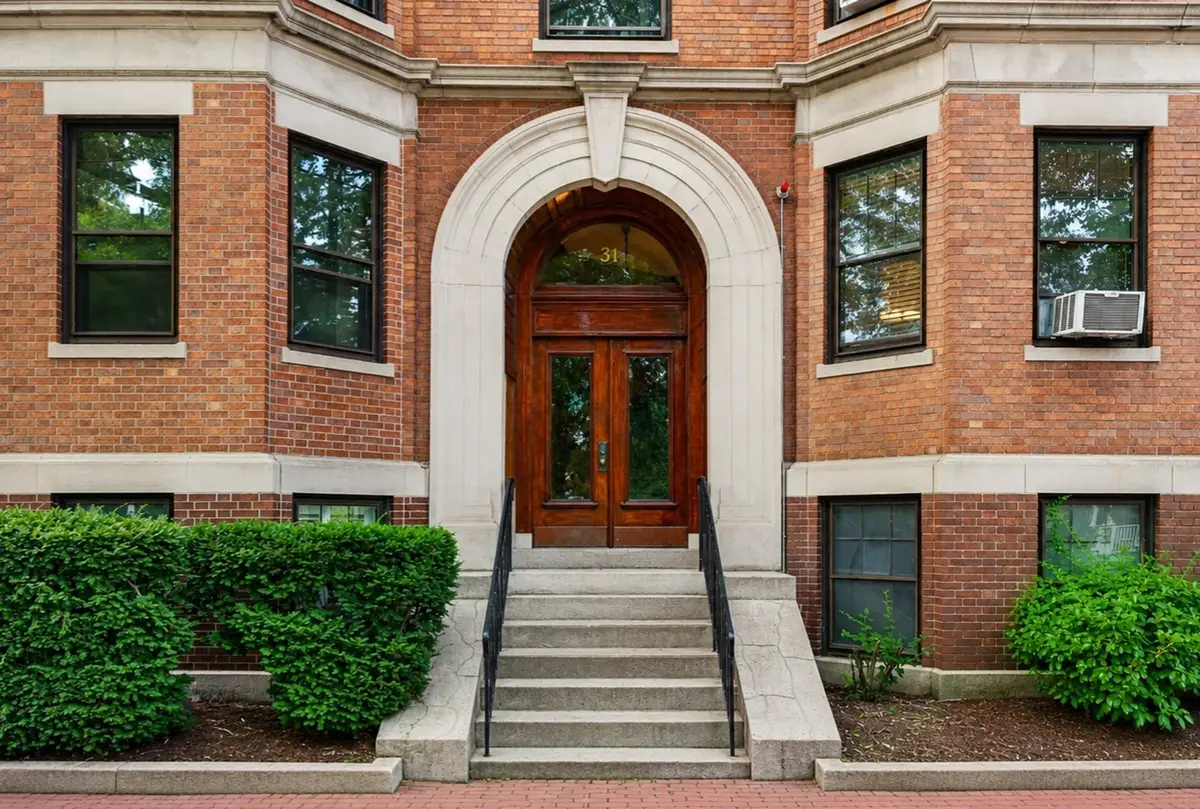 31 Linnaean St #2, Cambridge, MA 02138 - #1