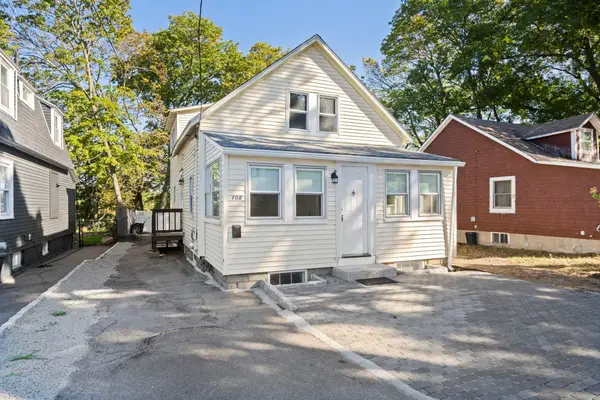 108 Palmer St, Quincy, MA 02169