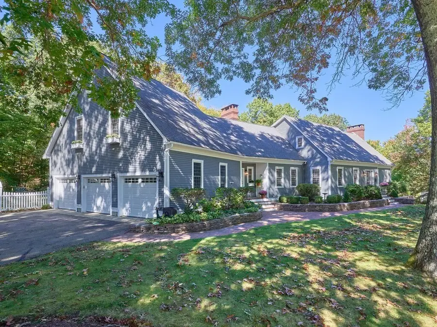 12 Fort Apache Dr, Franklin, MA 02038 - #3