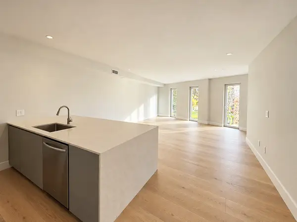 27 Kenilworth St #6, Boston, MA 02119