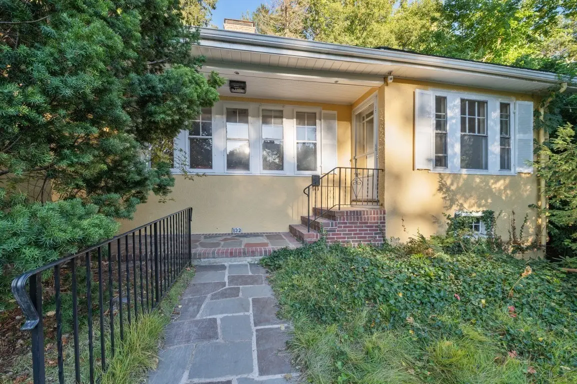 132 Beaumont Ave, Newton, MA 02460 - #1