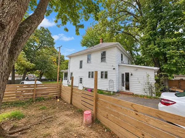 90 College St, Chicopee, MA 01020