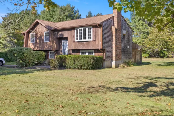 59 Spruce St, Bridgewater, MA 02324