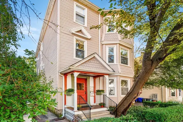 34 Goldsmith St #1, Boston, MA 02130