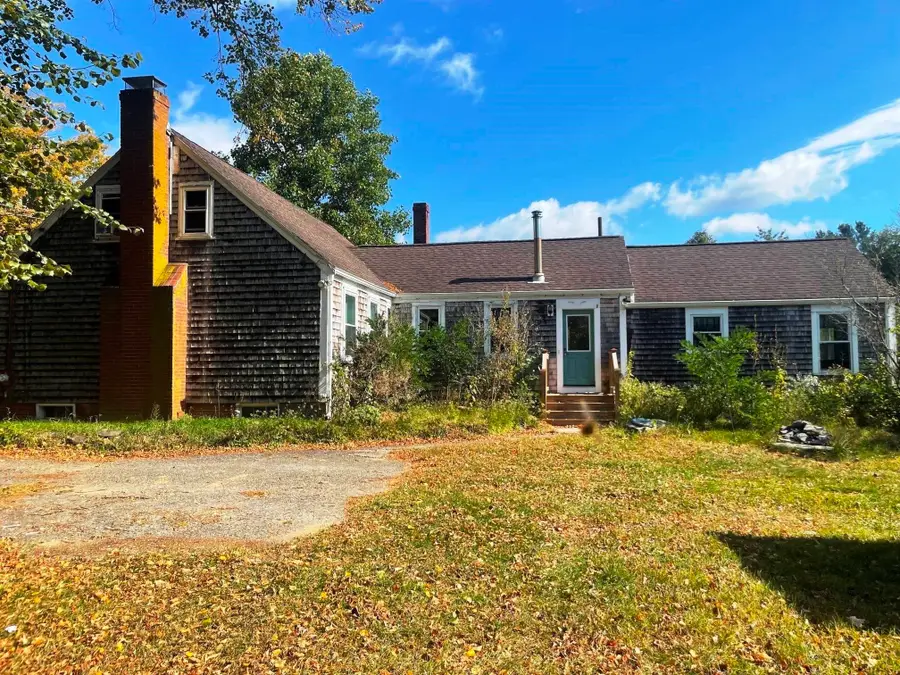 1118 Pleasant St, Bridgewater, MA 02324 - #2