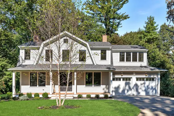 39 Macarthur Rd, Wellesley, MA 02482