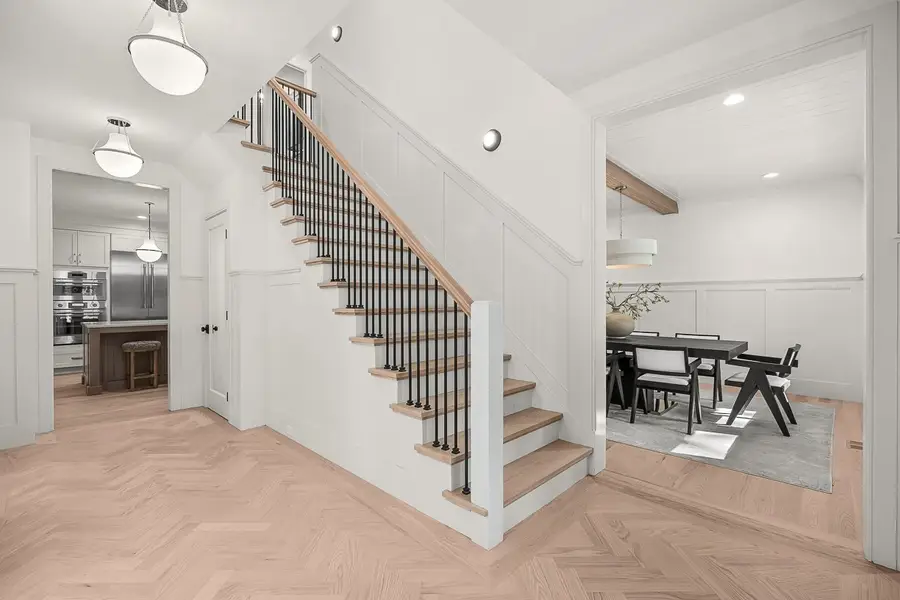 39 Macarthur Rd, Wellesley, MA 02482 - #2